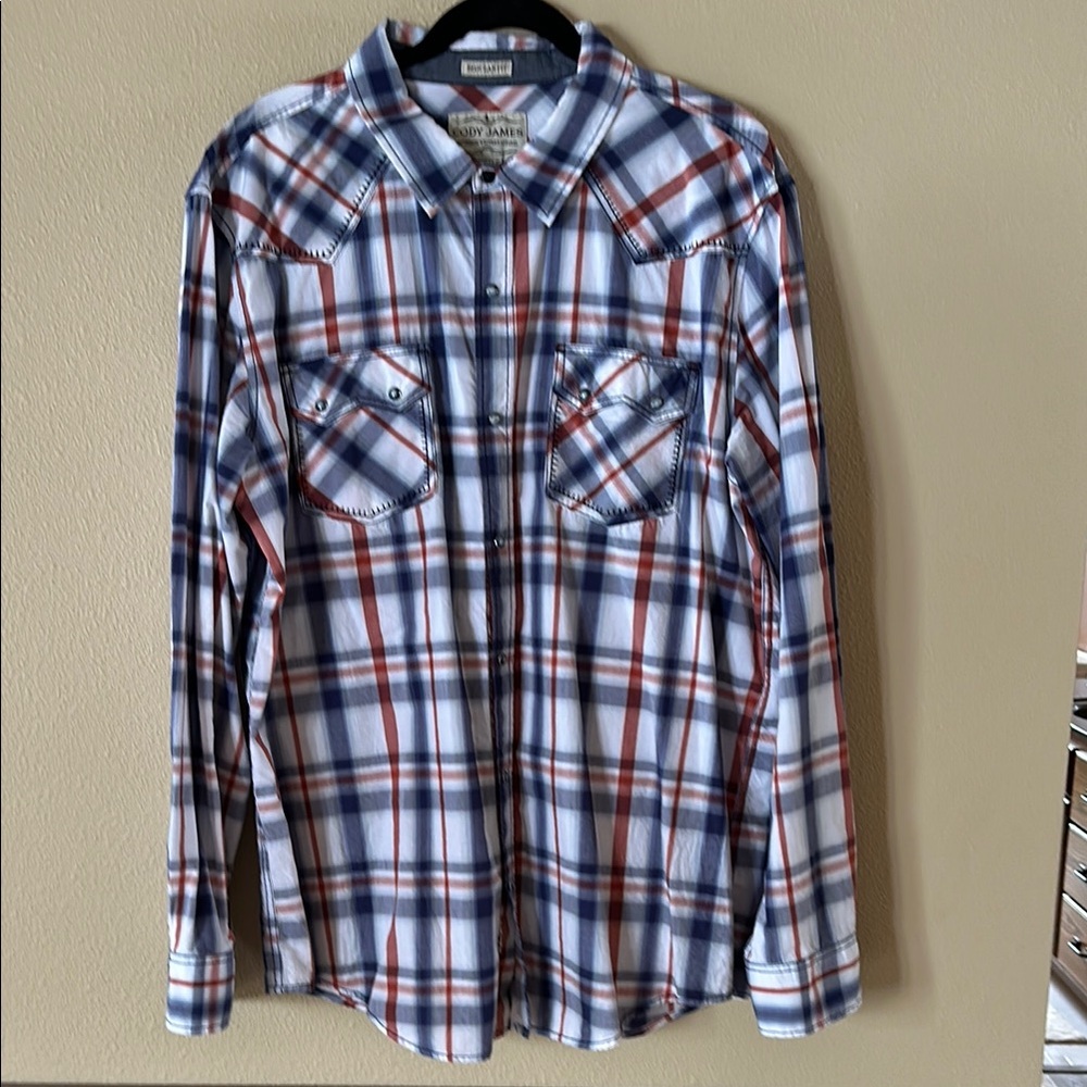 Men's Cody James Western Plaid Shirt with snap closure. Cool buttons.